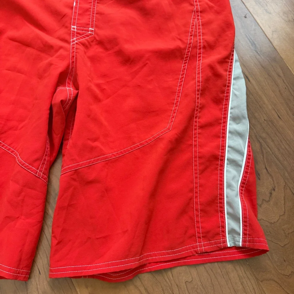 The North Face Apex Mens Red Board Shorts Swim Trunks Size Large Zipper Pocket